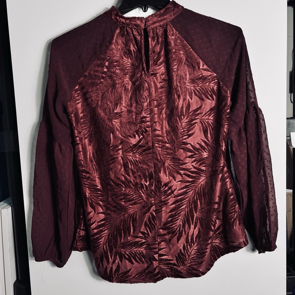 Loveriche Womens Sm‎ Burgundy Burnout Velvet Blouse Sheer Swiss Dot Sleeve EUC - Picture 3 of 7